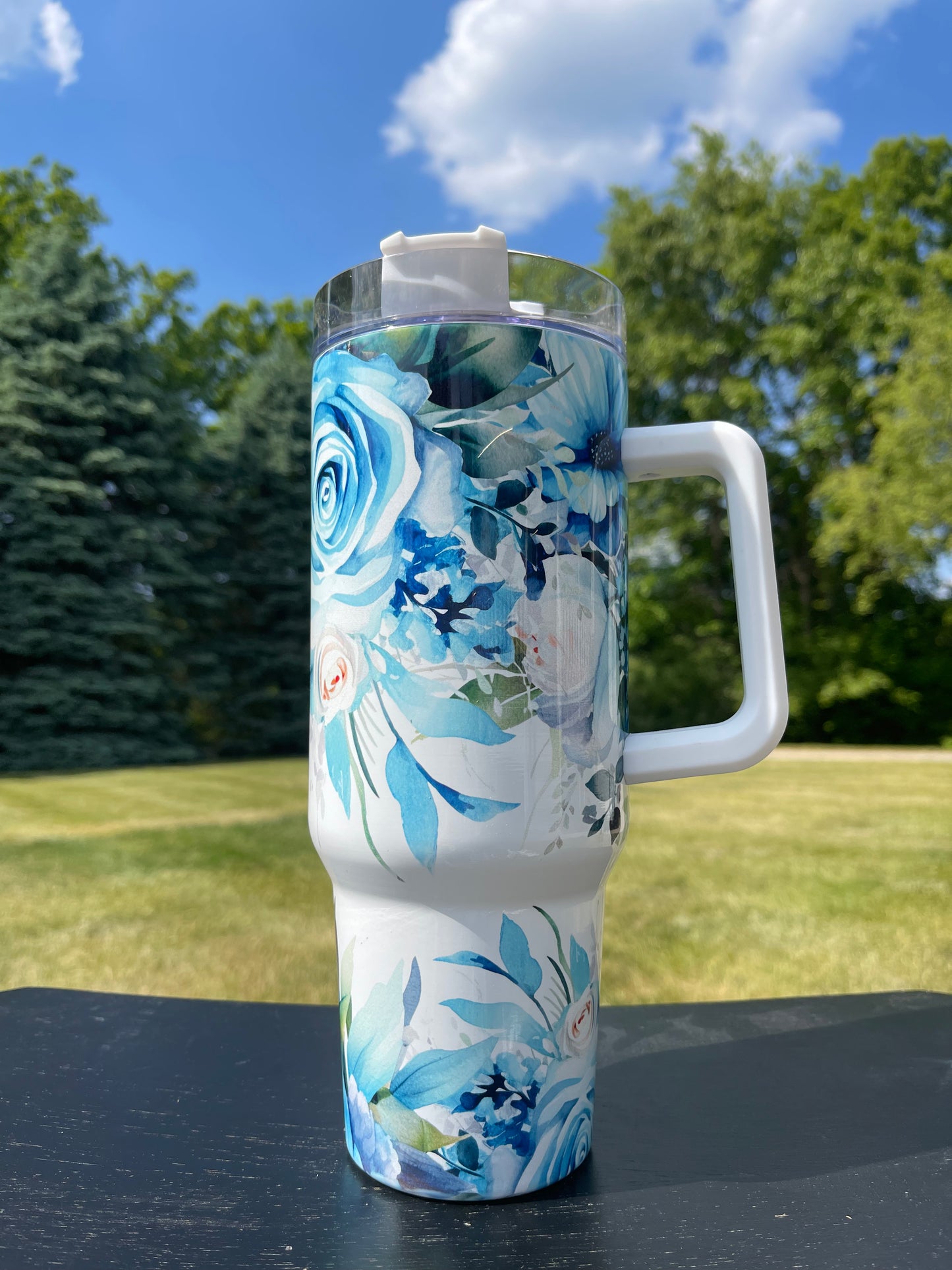 40oz - Beautiful Blue and white Flowers His/Her Birthday Gift, Add custom name for free! Great Gift!