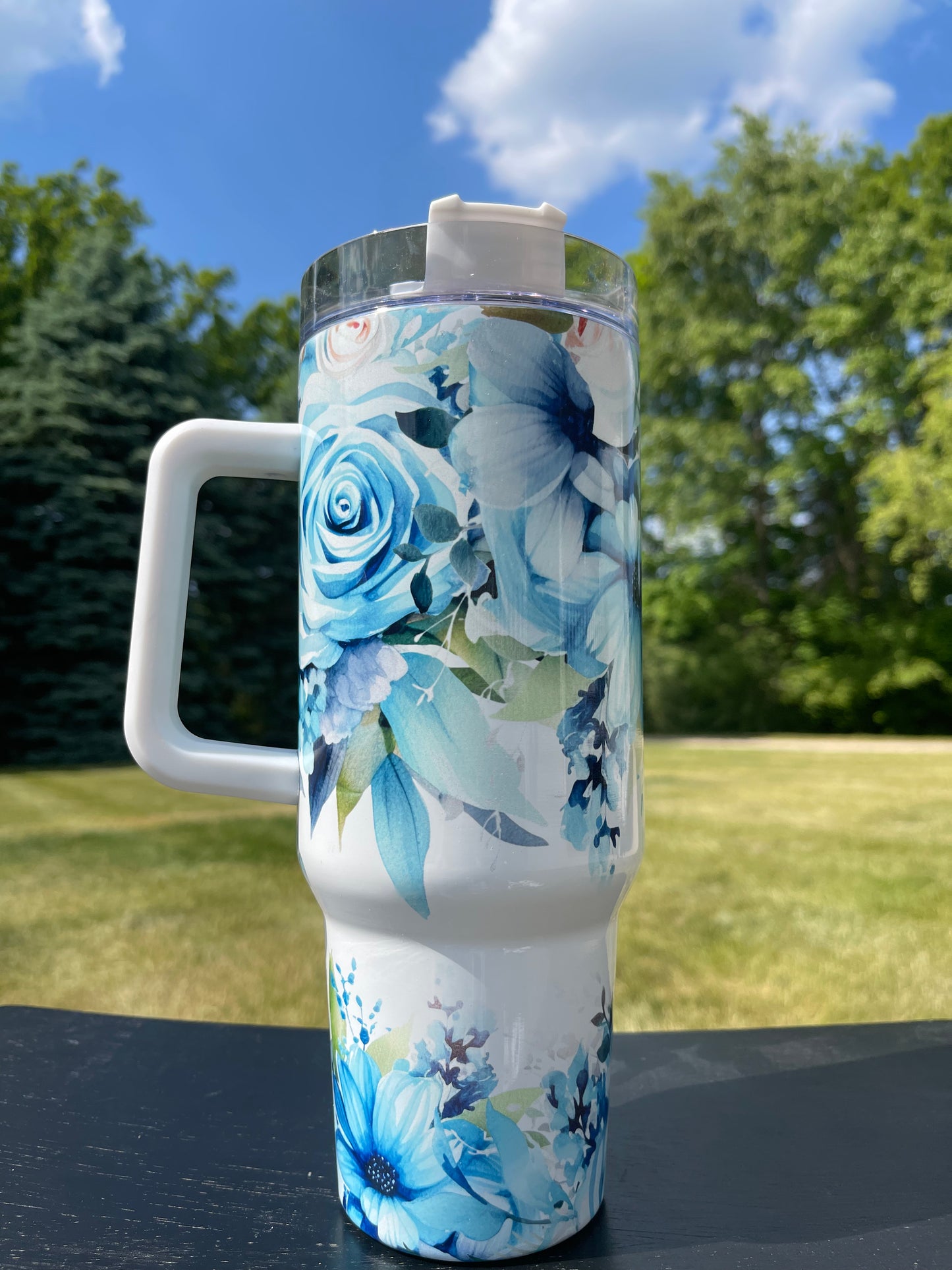 40oz - Beautiful Blue and white Flowers His/Her Birthday Gift, Add custom name for free! Great Gift!