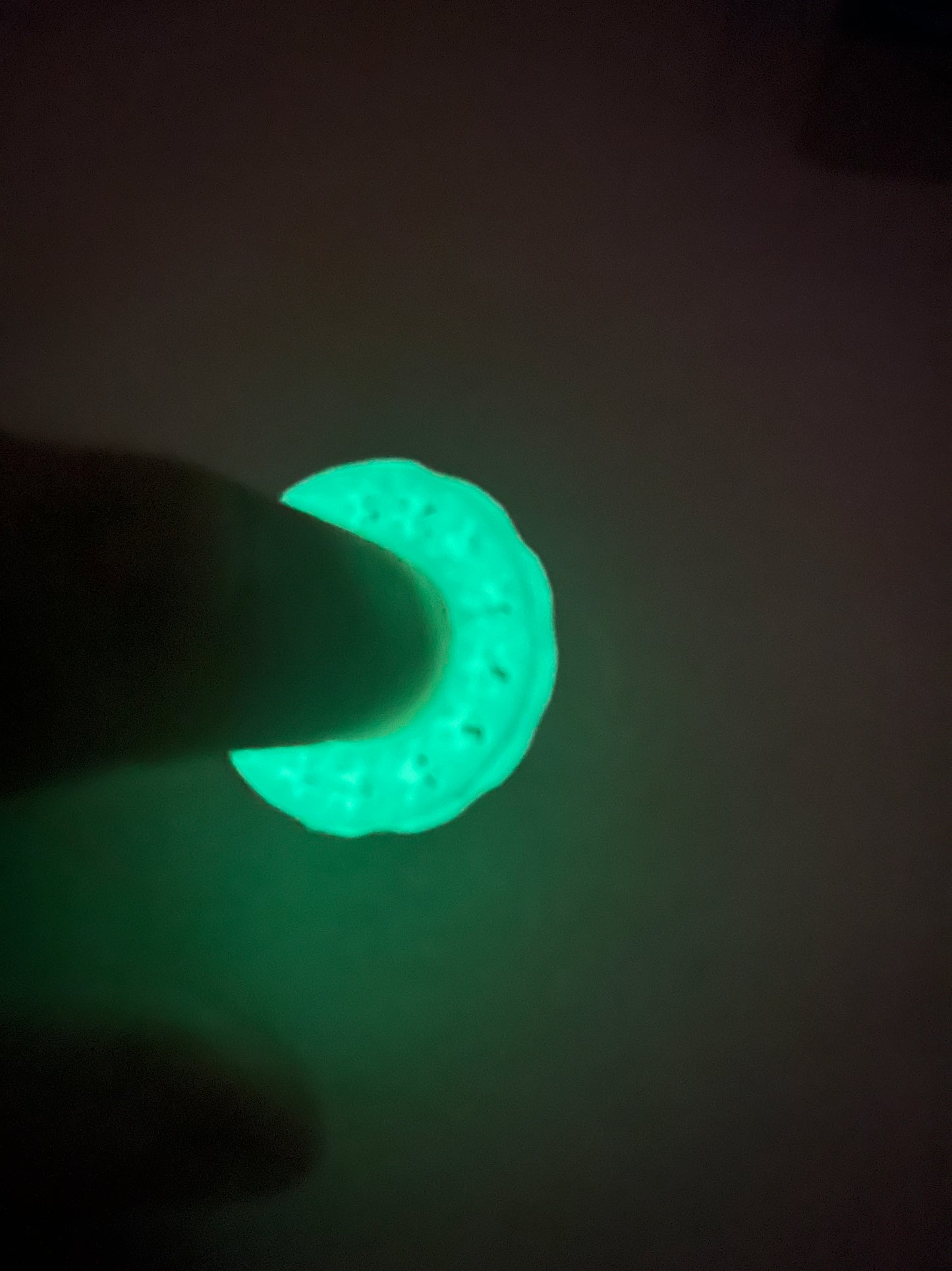 Glow in the dark fidget spinner